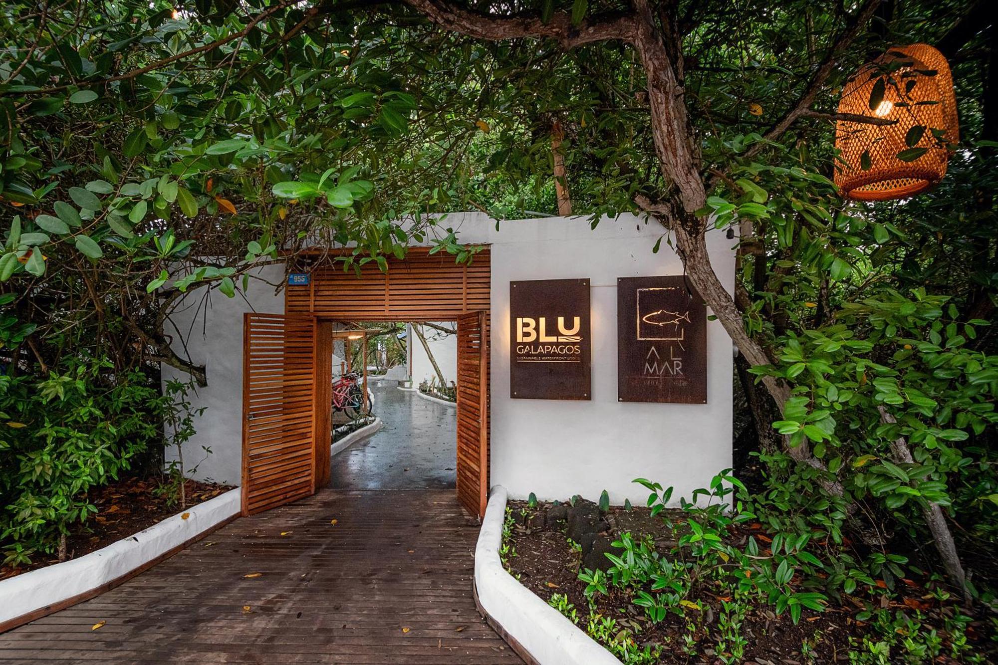 פורטו איורה Blu Galapagos Sustainable Waterfront Lodge מראה חיצוני תמונה
